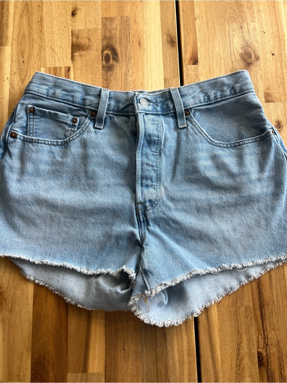 Levi’s 501 Original Cutoff Shorts Light Wash Denim Raw Hem Button Fly W31